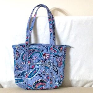 Gorgeous Vera Bradley Iconic Villager in Makani Paisley - Retired!